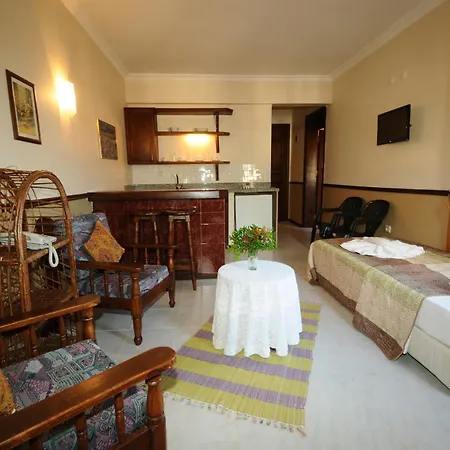 Ξενοδοχείο Hisar Club 3*